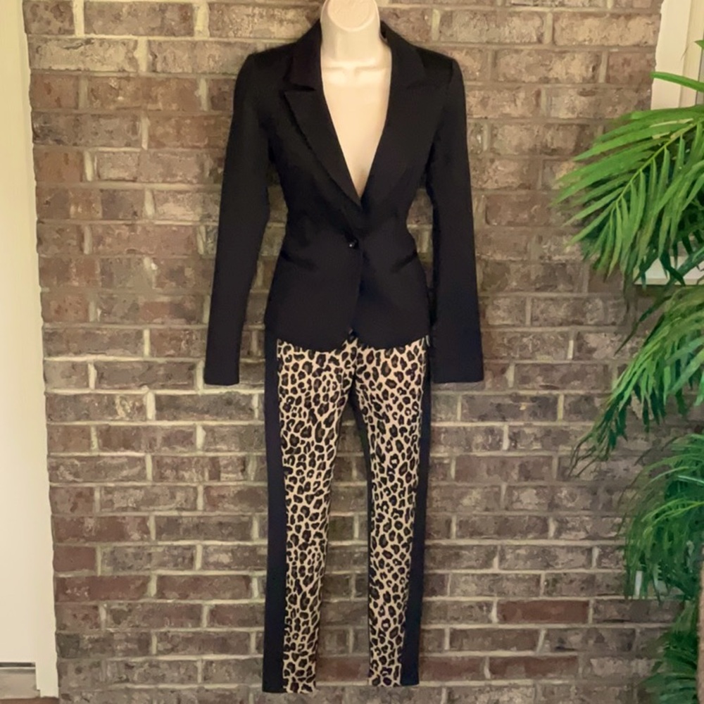 eye candy leggings with leopard print size S junior